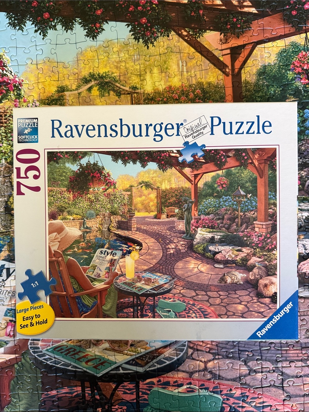 Ravensburger cozy backyard bliss. 750 large pieces